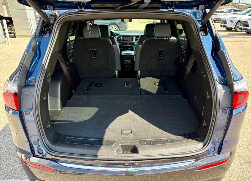 Used 2023 Buick Enclave Essence w/ Experience Buick Package FWD image 6