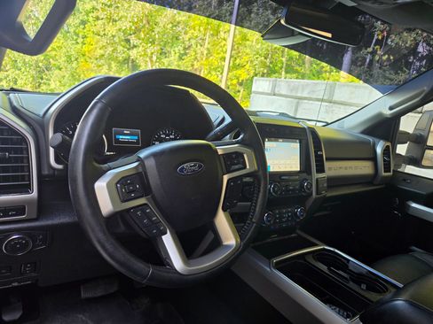 Used 2019 Ford F350 Lariat w/ Lariat Ultimate Package AWD/4WD image 3