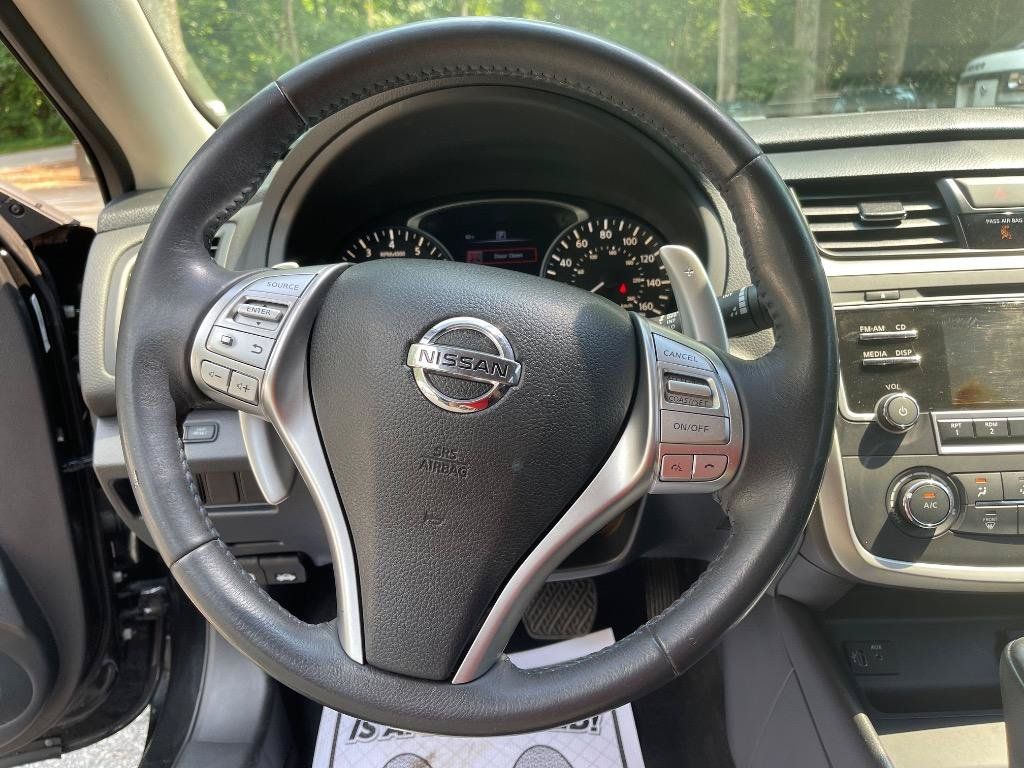 Used 2017 Nissan Altima 2.5 SR w/ Midnight Edition Package FWD image 23