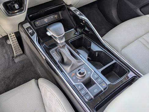 Used 2023 Kia Sorento SX image 26