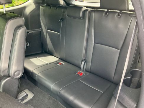 Used 2025 Toyota Highlander XSE AWD/4WD image 25