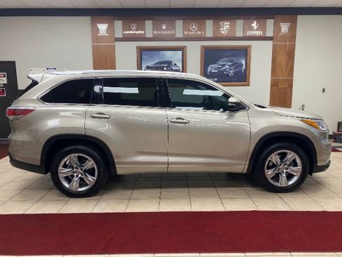 Used 2015 Toyota Highlander Limited Platinum image 4
