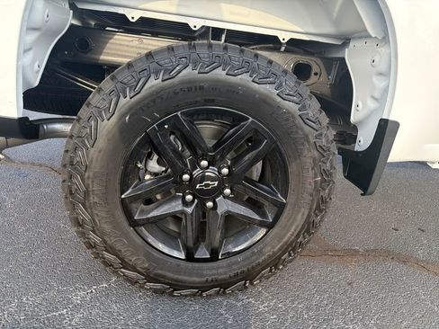 New 2026 Chevrolet Silverado 1500 Custom Trail Boss w/ Dark Appearance Package image 29