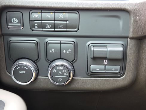 New 2026 Chevrolet Tahoe LT w/ Comfort Package image 13