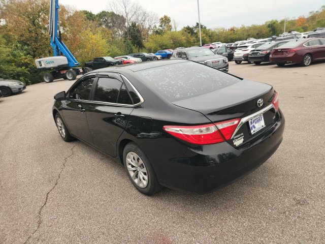 Used 2017 Toyota Camry LE FWD image 12