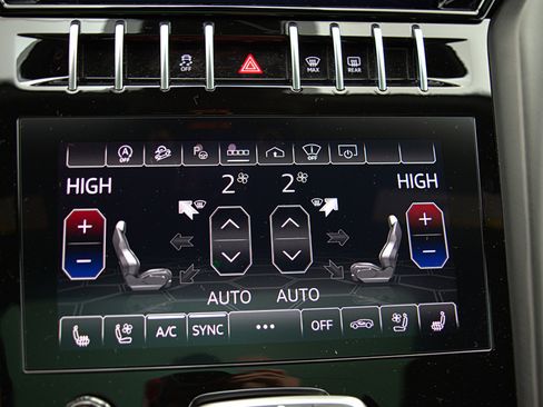 Used 2022 Lamborghini Urus image 32