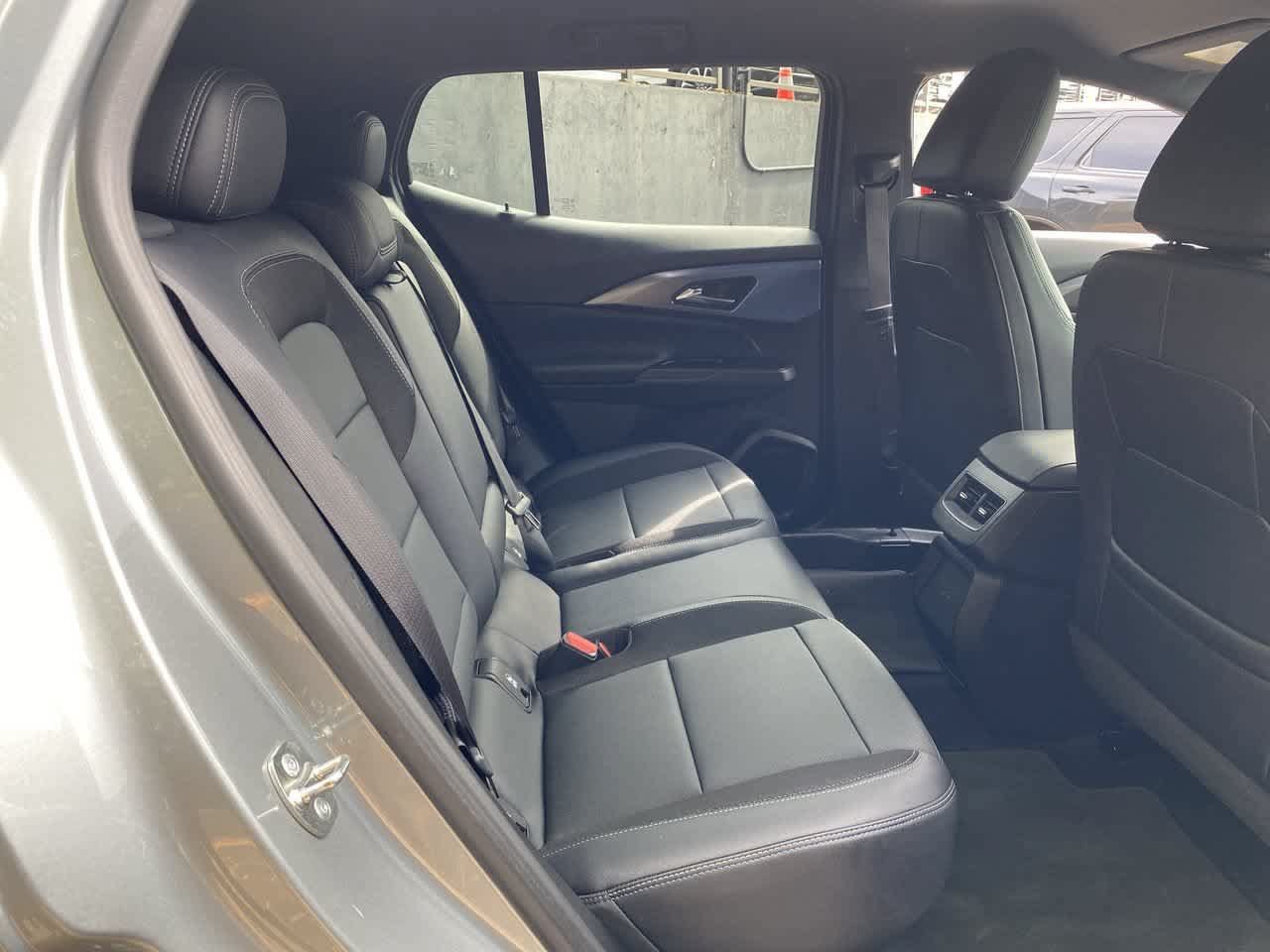Used 2026 Chevrolet Equinox EV LT FWD image 17