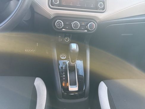 Used 2021 Nissan Versa SV image 14