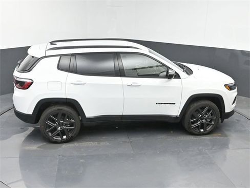 New 2026 Jeep Compass Latitude image 36