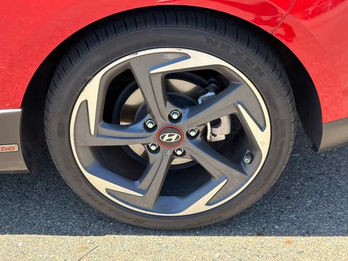 Used 2019 Hyundai Veloster Turbo FWD image 17