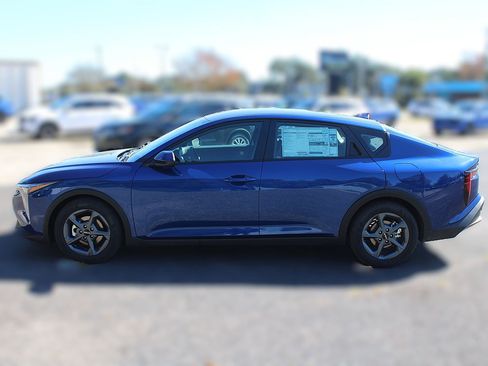 New 2026 Kia K4 LXS FWD image 13