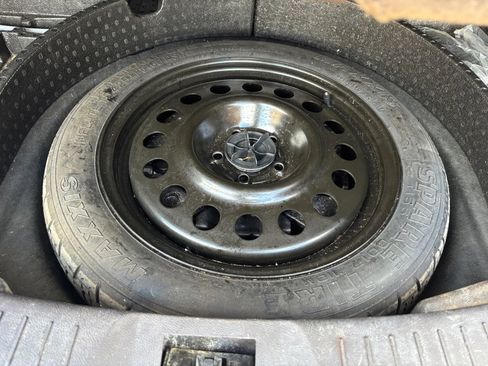 Used 2017 Lincoln MKC Reserve w/ Lincoln MKC Climate Package image 9