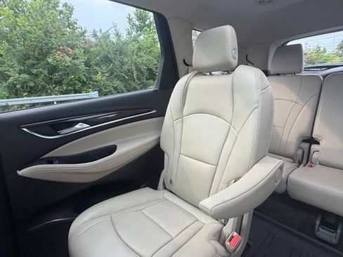 Used 2018 Buick Enclave Essence AWD/4WD image 14