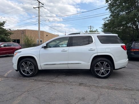 Used 2019 GMC Acadia Denali w/ Technology Package FWD image 3