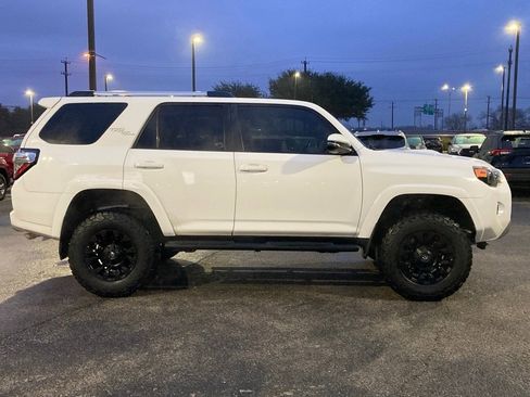 Used 2017 Toyota 4Runner TRD Off-Road Premium image 4