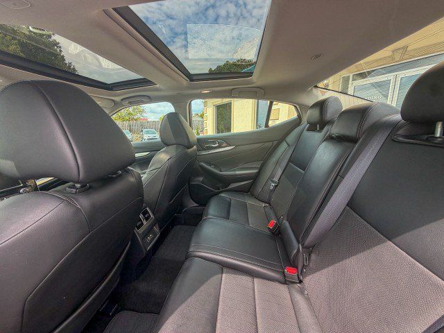 Used 2019 Nissan Maxima 3.5 SL w/ Floor Mat Group FWD image 6