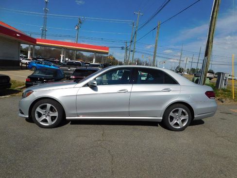 Used 2016 Mercedes-Benz E 350 4MATIC Sedan image 2