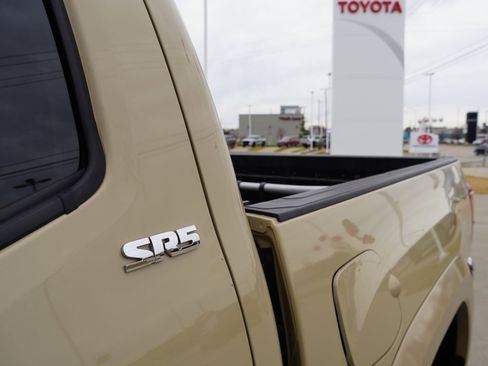 Certified 2018 Toyota Tacoma SR5 image 35