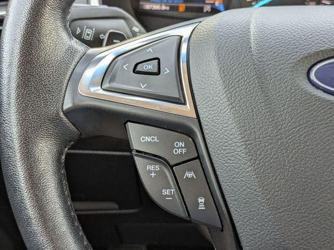 Used 2020 Ford Edge SEL w/ Cold Weather Package AWD/4WD image 19