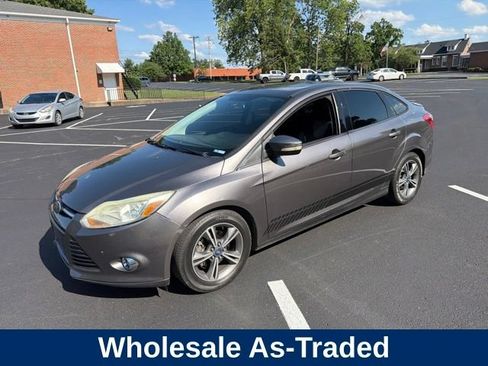 Used 2014 Ford Focus SE w/ SE Sport Package FWD image 1