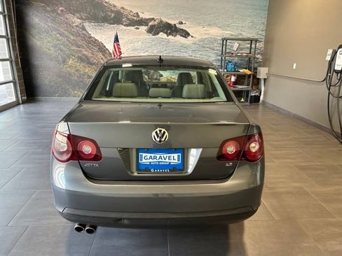 Used 2009 Volkswagen Jetta SE FWD image 32