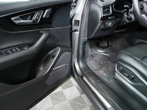 Used 2017 Audi Q7 3.0T Premium Plus image 8