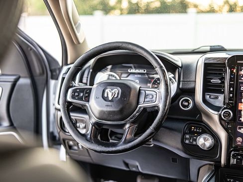 Used 2019 RAM 1500 Laramie image 36