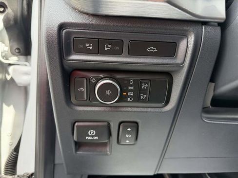 Used 2022 Ford F150 Lariat w/ Equipment Group 502A High AWD/4WD image 19