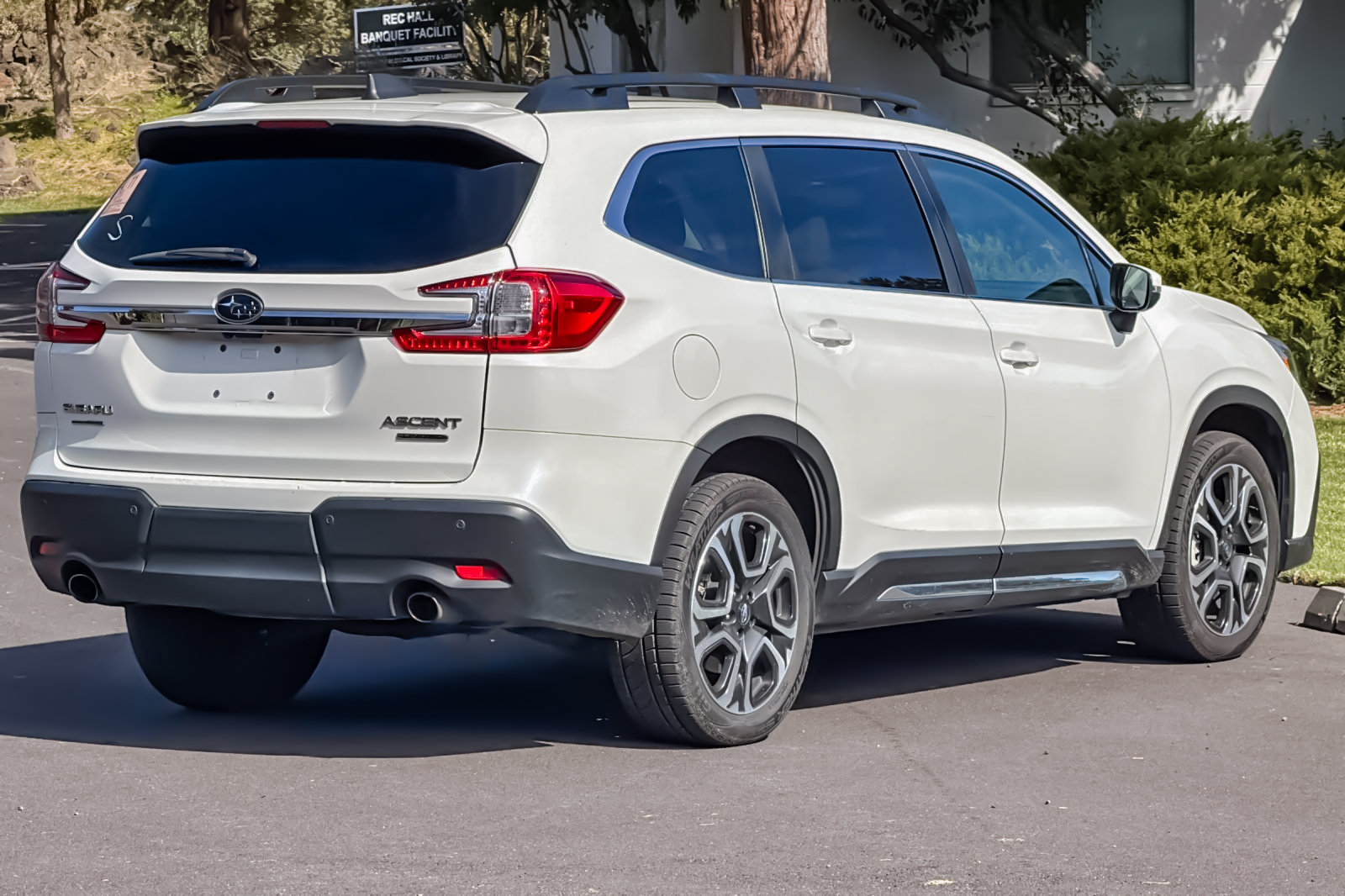 Used 2023 Subaru Ascent Limited AWD/4WD image 4