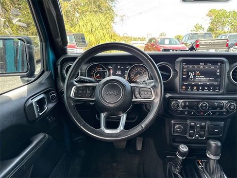 Used 2019 Jeep Wrangler Unlimited Sahara image 15