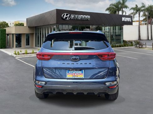 Used 2022 Kia Sportage Nightfall Edition FWD image 4