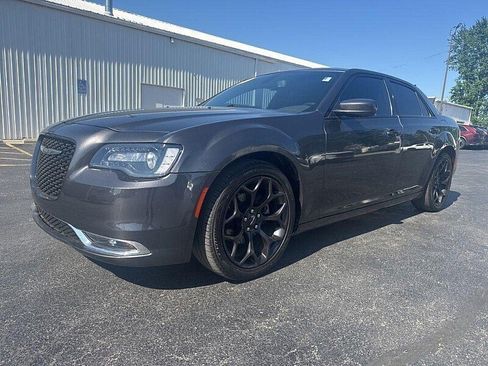 Used 2019 Chrysler 300 S RWD image 1