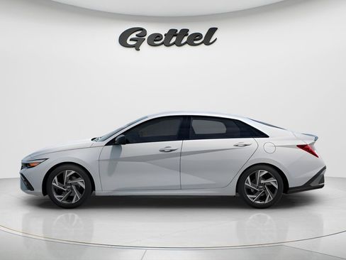 New 2026 Hyundai Elantra SEL Sport image 3