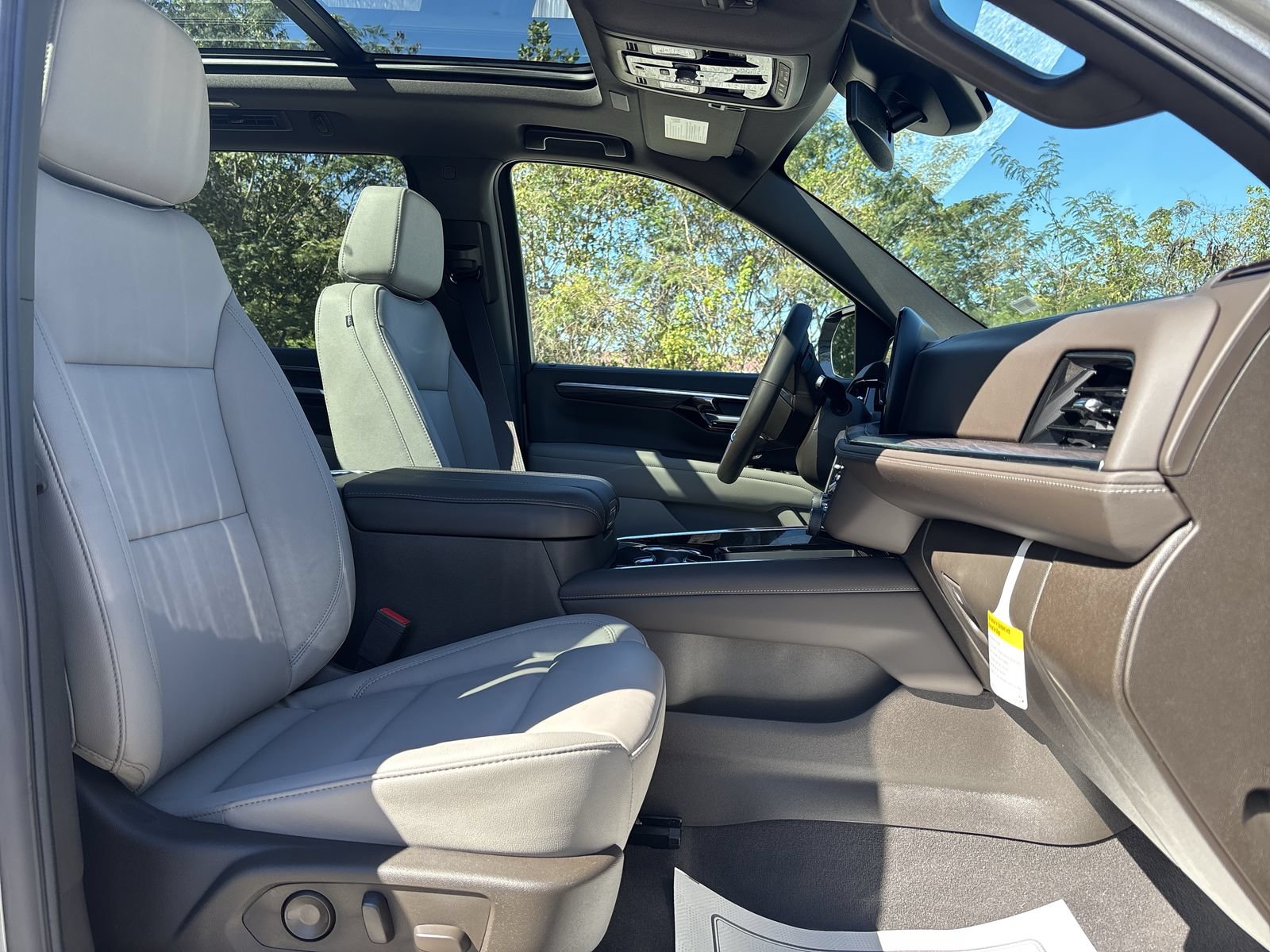 New 2027 Chevrolet Tahoe Z71 w/ Comfort Package AWD/4WD image 28