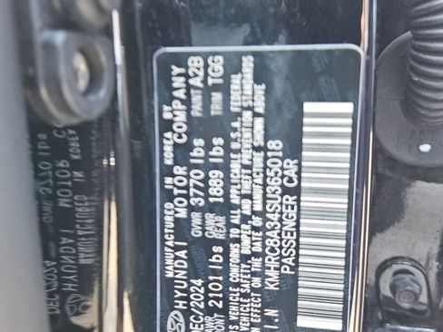 Used 2025 Hyundai Venue SEL image 30