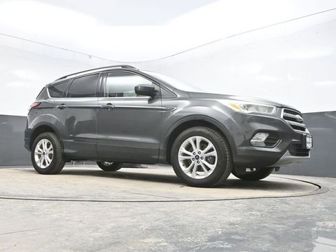 Used 2018 Ford Escape SEL image 32