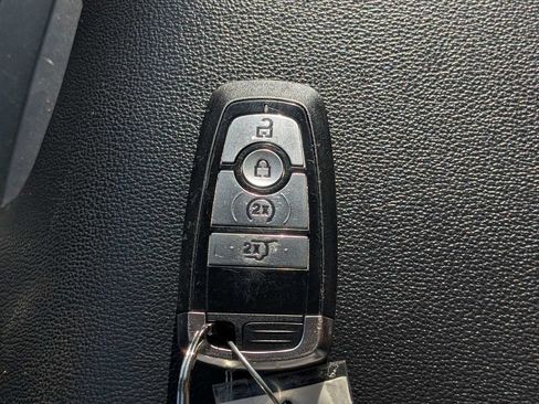 Used 2024 Ford Expedition XLT AWD/4WD image 30