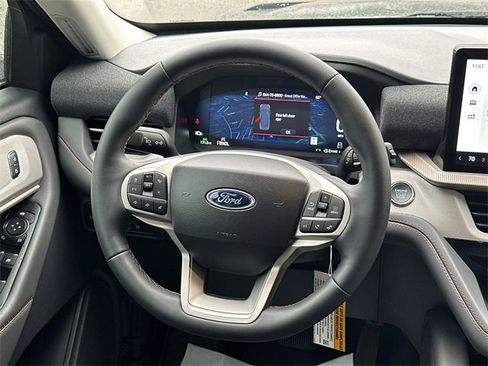 New 2025 Ford Explorer Active image 24