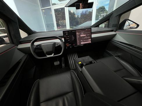 Used 2024 Tesla Cybertruck Cyberbeast AWD/4WD image 31
