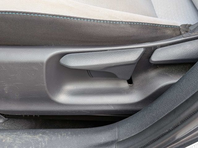 Used 2020 Toyota Prius LE AWD/4WD image 22