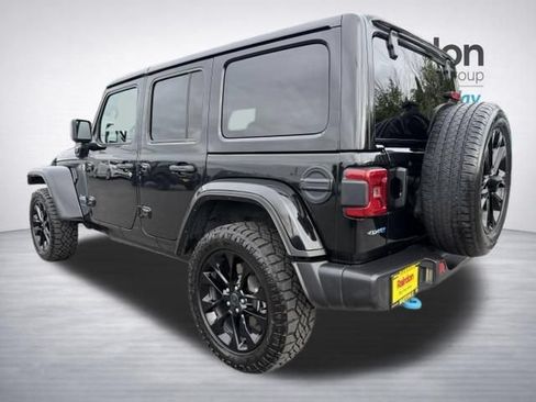 Used 2024 Jeep Wrangler Unlimited Sahara AWD/4WD image 5