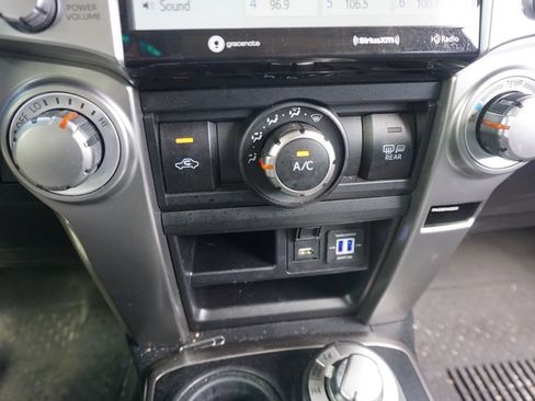 Used 2022 Toyota 4Runner SR5 Premium w/ Moonroof Package AWD/4WD image 12