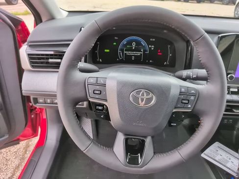 Used 2026 Toyota Camry LE w/ Convenience Package FWD image 14