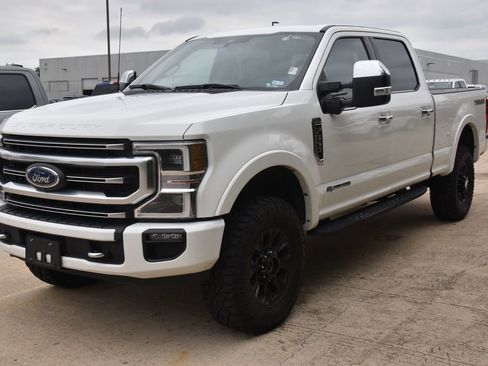Certified 2022 Ford F350 Platinum w/ Tremor Off-Road Package AWD/4WD image 2