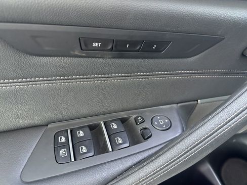 Used 2023 BMW 530e w/ Executive Package image 7