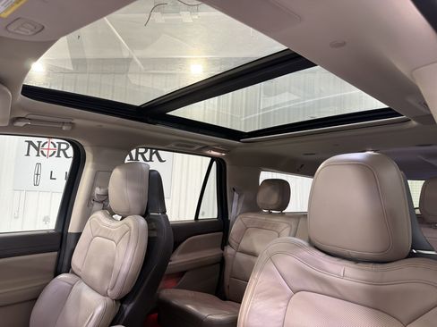 Used 2022 Lincoln Navigator L Reserve image 14