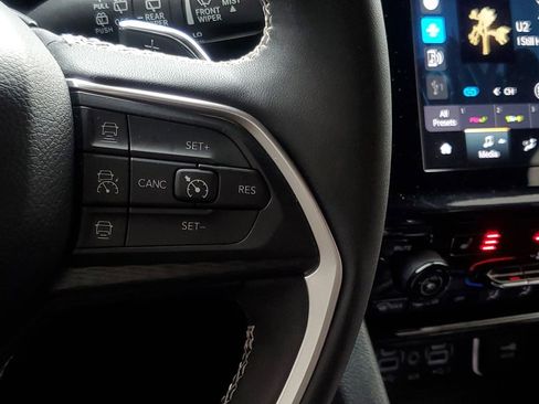 Used 2024 Jeep Grand Cherokee L Laredo w/ Luxury Tech Group I image 20