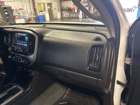 Used 2018 Chevrolet Colorado LT w/ LT Convenience Package image 22