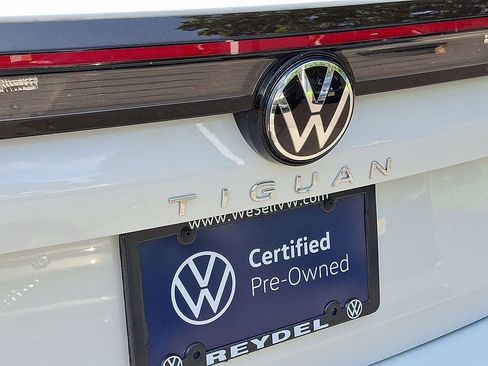 Certified 2025 Volkswagen Tiguan SEL R-Line AWD/4WD image 29