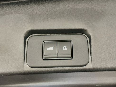Used 2023 Nissan Rogue SL AWD/4WD image 31
